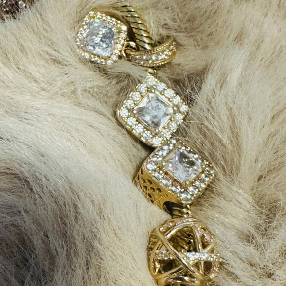 Solid Gold 14k Pandora Charm - Picture 2 of 12